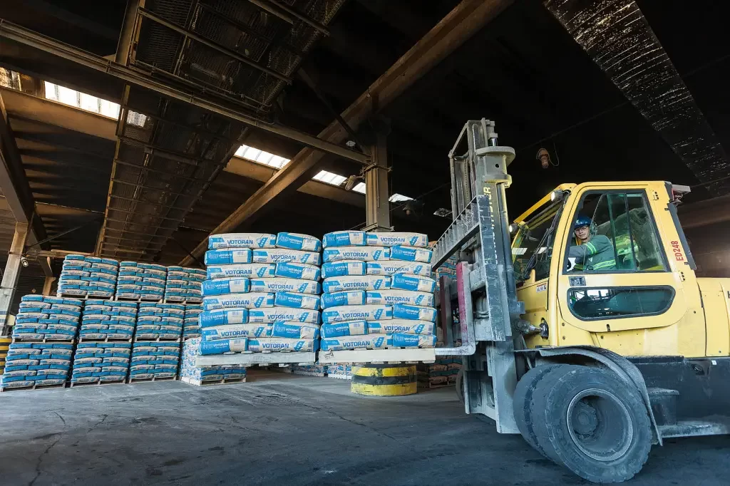 Como fica a segurança no processo de carga e descarga do transporte rodoviário?